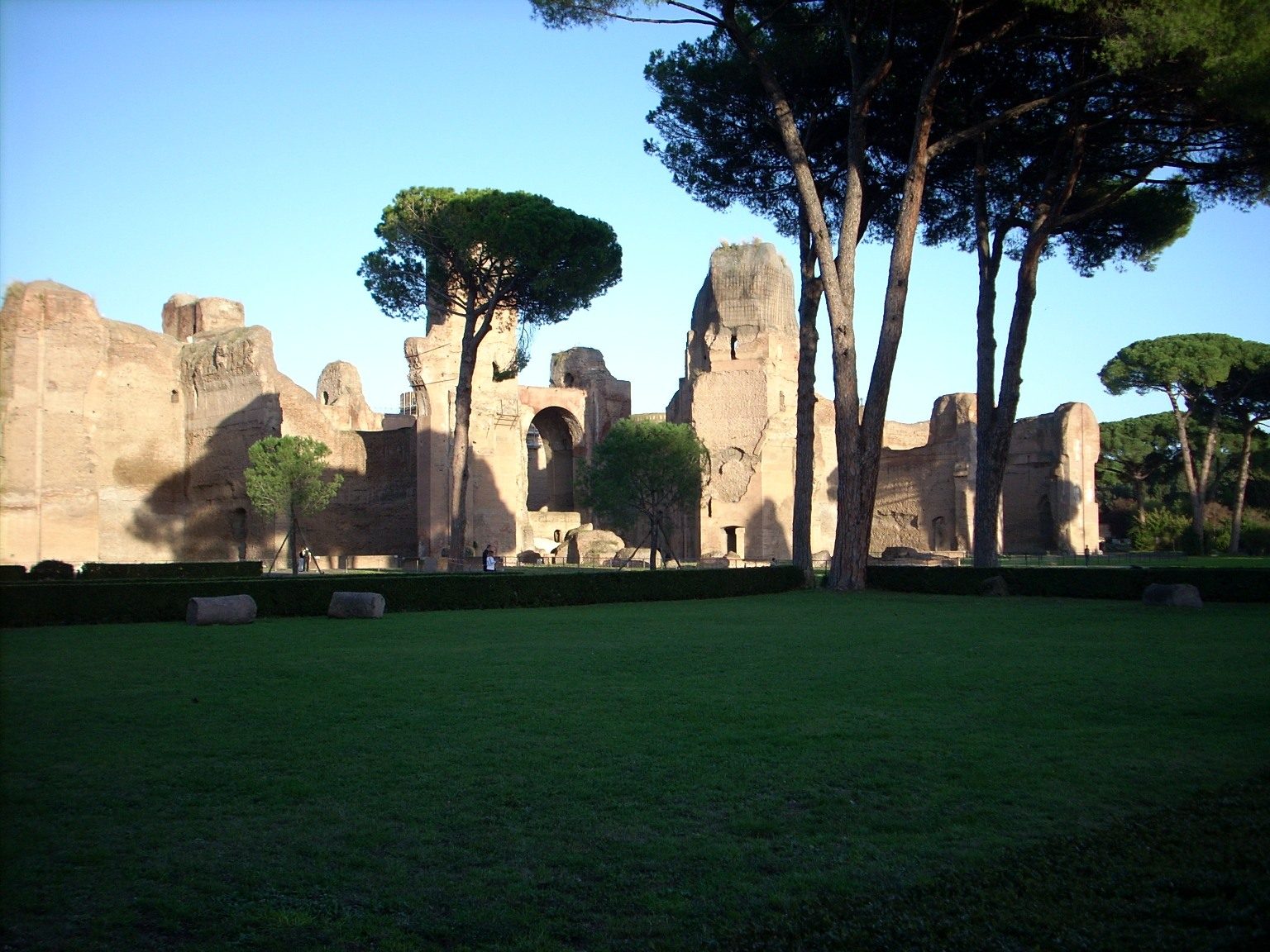 Caracalla%20Baths%2C%20Rome%2C%20Italy%2003.JPG